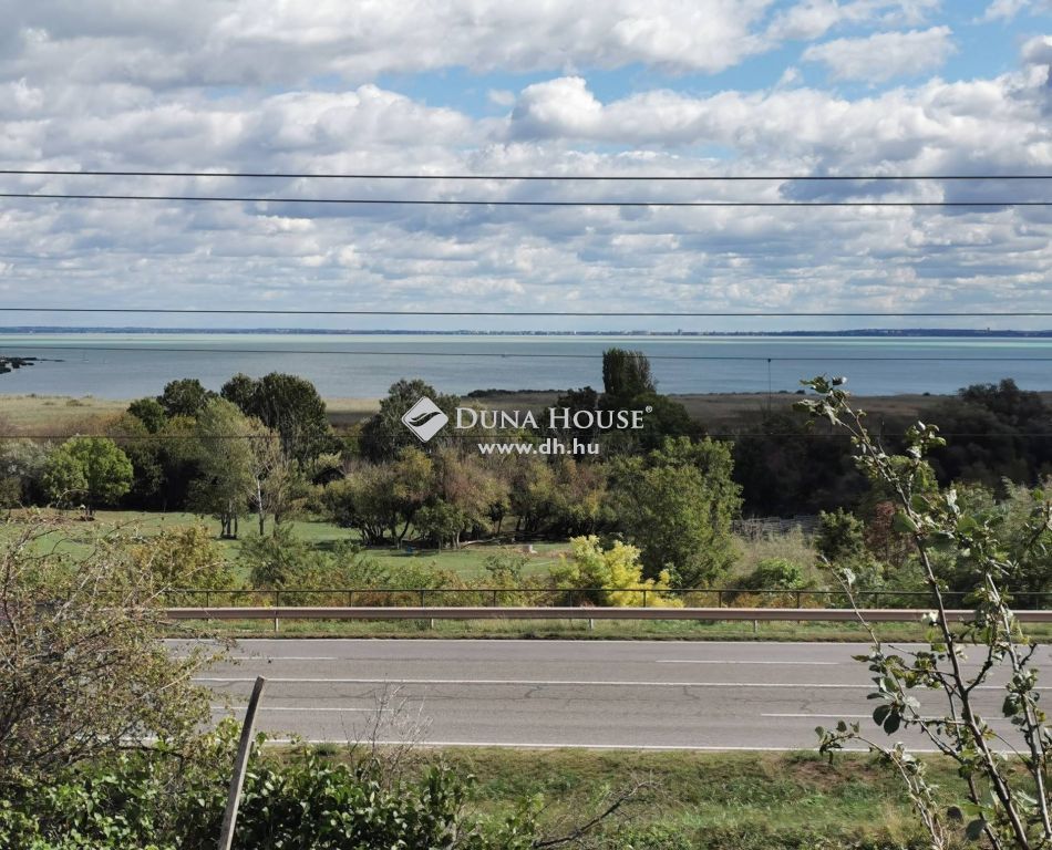 8229 Csopak , Balatoni szuper panoráma! 6 db ház építésére alkalmas építési telek! — 1/3