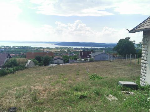 Eladó Telek 8230 Balatonfüred Örök balatoni panorámás belterületi telek! Az utolsók egyike! 4 lakóegység!