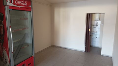 Kiadó Üzlethelyiség 2941 Ács 