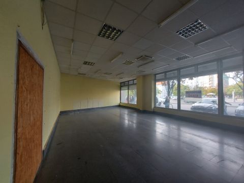 Eladó Üzlethelyiség 5000 Szolnok , Belváros