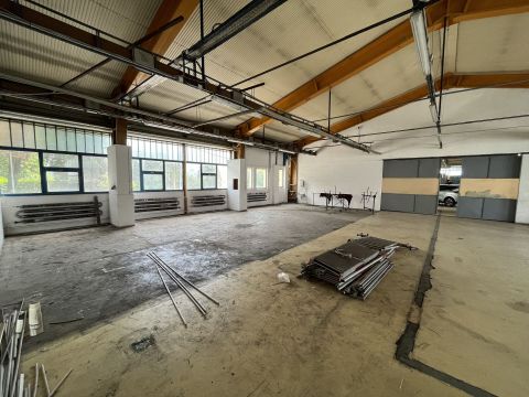Kiadó Ipari 6000 Kecskemét , Kiadó csarnok, telephely irodával Kecskemét táblán belül