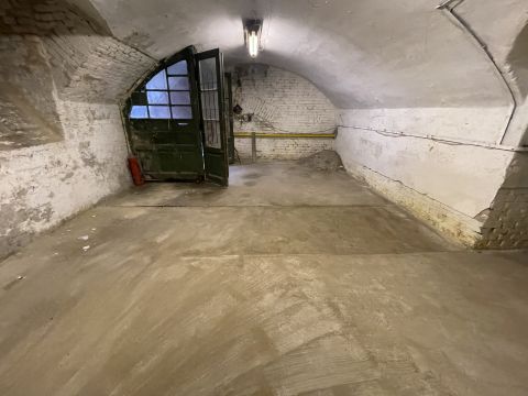 Kiadó Tároló/Raktár 1074 Budapest 7. kerület Az Almássy tér mellett