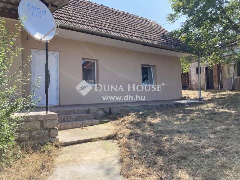 Eladó Ház, Baranya megye, Pécs - Szabolcsfaluban kis ház, 326nm-es telken eladó! 