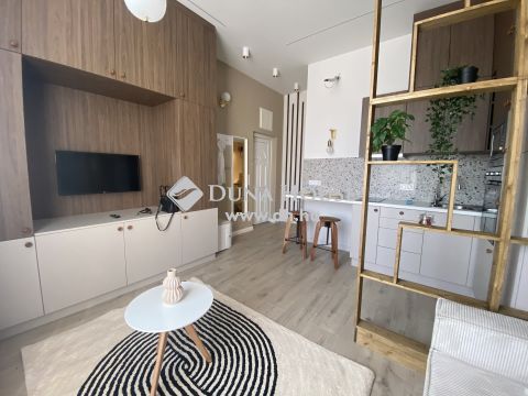 Eladó Lakás, Budapest 8. kerület - 3 db studio lakás egymás mellett teljesen berendezve - airbnbre is! 