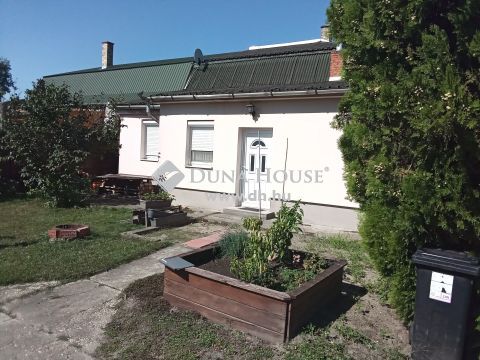 Eladó Lakás, Komárom-Esztergom megye, Komárom