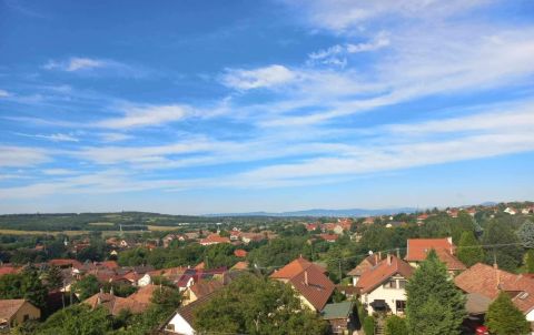 Eladó Lakás 2146 Mogyoród Örök panorámás Hőszivattyús 3 szobás Új lakás autóbeállóval  