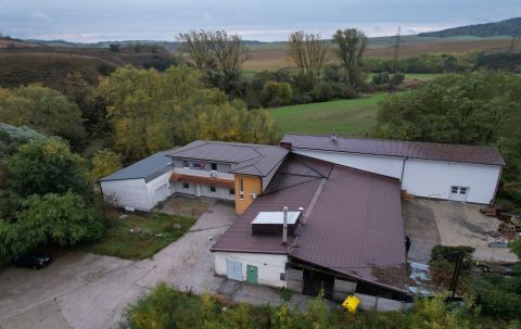 Eladó Ipari 2518 Leányvár , Dorog közelében