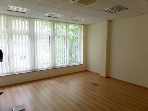 Kiadó Iroda 4400 Nyíregyháza Abszolút belvárosban!