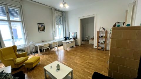 Eladó Lakás 1066 Budapest 6. kerület , Bazilika közvetlen közelében, 123 m2-es, 3 +1 szobás, liftes házban