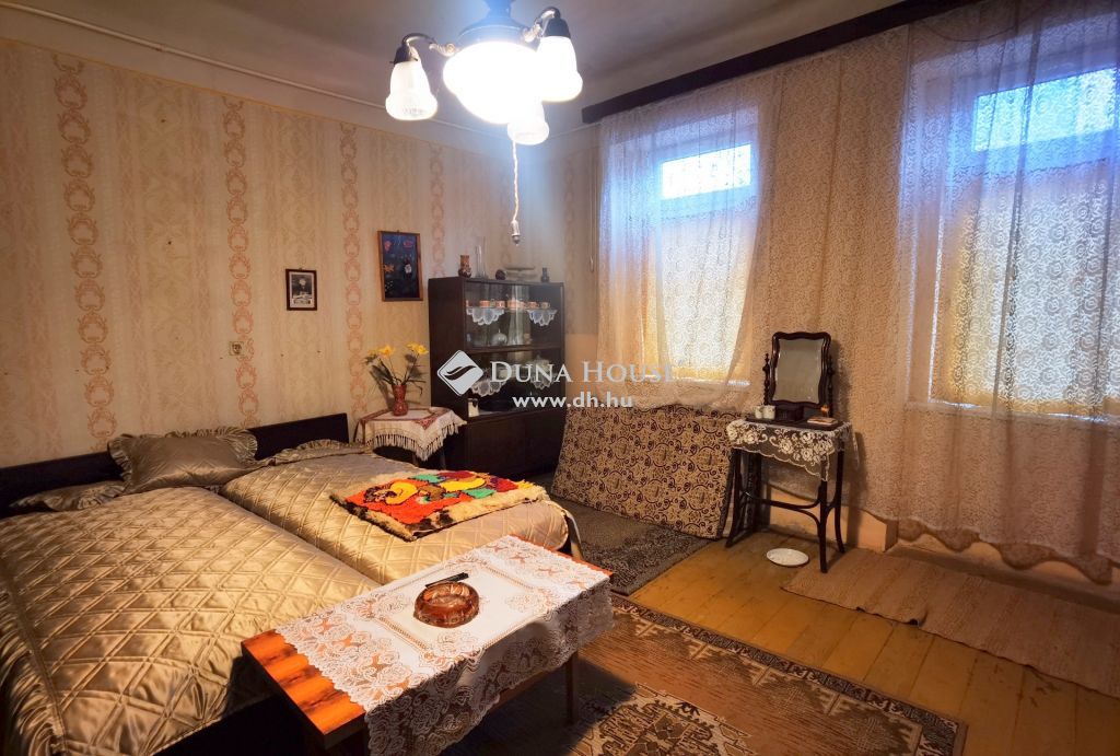 4400 Nyíregyháza , Piaccsarnok közelében — 1/13