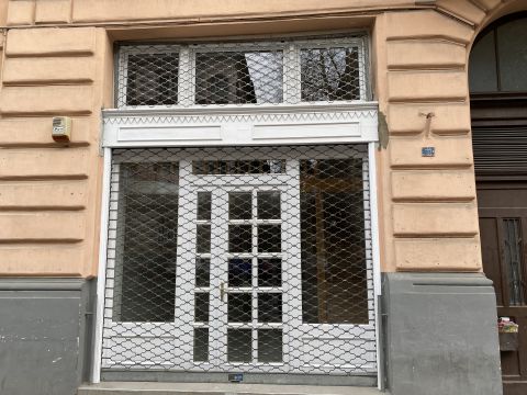 Eladó Üzlethelyiség 1071 Budapest 7. kerület 