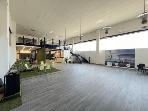 Kiadó Iroda 1107 Budapest 10. kerület , 10. ker Monori center közelében, cégközpont, bemutató terem KIADÓ