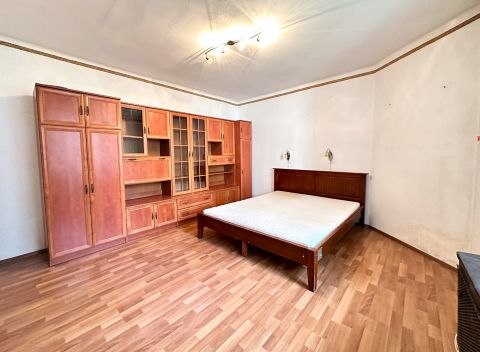 Eladó Lakás 1196 Budapest 19. kerület Azonnal költözhető kis lakás a Templom térnél