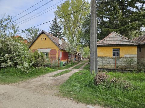 Eladó Ház 8157 Füle , Művelődési ház 