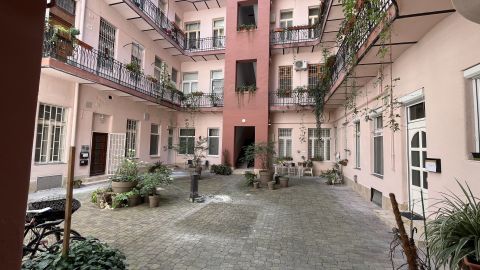 Eladó Lakás 1136 Budapest 13. kerület Vígszínház mellet airbnb lakás