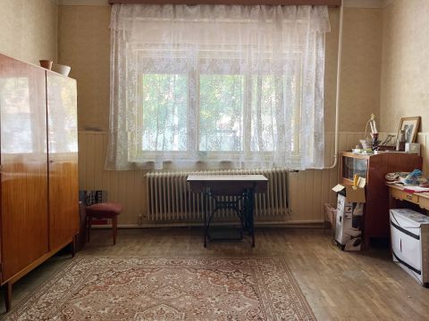 Eladó Ház 7100 Szekszárd , Központi elhelyezkedésű, vállalkozásra alkalmas épület