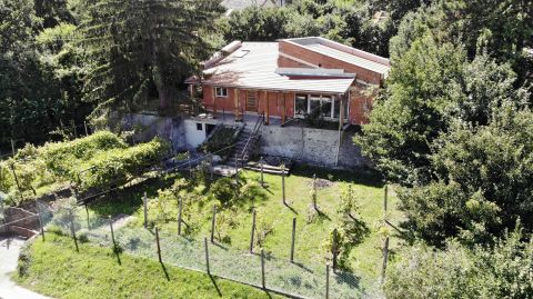 Eladó Ház 2016 Leányfalu Hunyadi János és Felsőerdő utca vonzásában Panorámás ingatlan