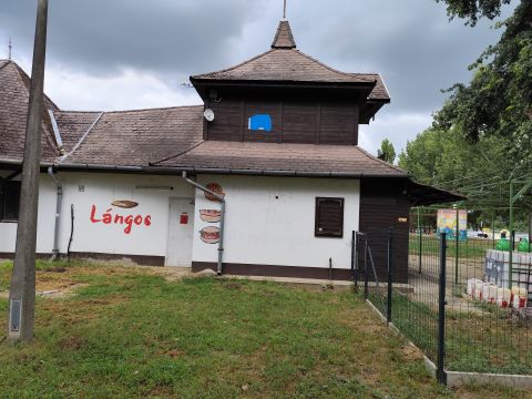 Eladó Üzlethelyiség 5350 Tiszafüred 