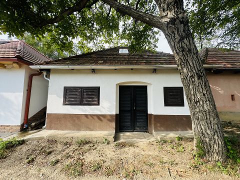 Eladó Ház 2519 Piliscsév 