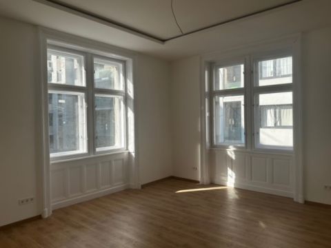 Eladó Lakás 1064 Budapest 6. kerület , Andrássy út mellett Airbnb-s felújított lakás