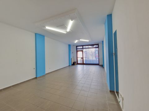 Eladó Üzlethelyiség 6000 Kecskemét , Belvárosban 53 nm-es utcafronti üzlethelyiség eladó!
