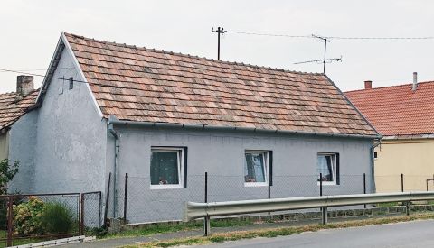 Eladó Ház 8840 Csurgó , Csurgó városának főutcáján eladó felújított családi ház! 