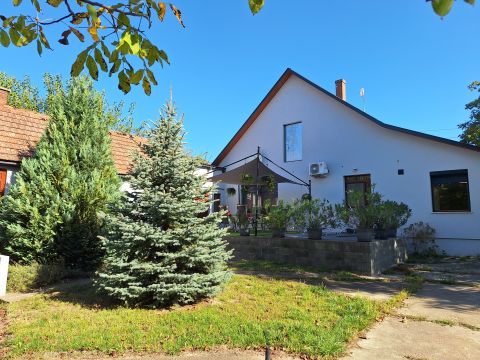 Eladó Ház 6000 Kecskemét , Alsószéktó