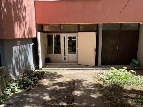 Eladó Üzlethelyiség 2030 Érd Érd, Alsó utca 3.