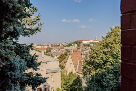 Eladó Lakás 1122 Budapest 12. kerület , Kissvábhegyen teraszos, panorámás design lakás teljes berendezéssel