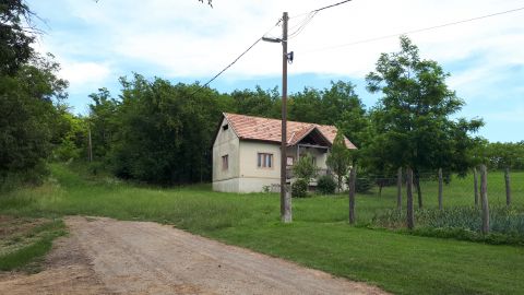 Eladó Ház 8673 Somogymeggyes , Dombtetőn álló, panorámás, szomszédoktól távoli házikó