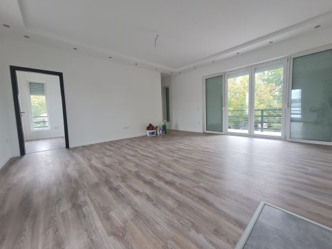 Eladó Ház 8600 Siófok Sóstó partközeli, kétszintes luxus apartmaház