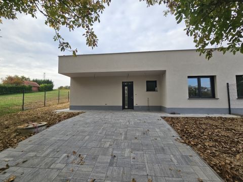 Eladó Ház 7631 Pécs , Postavölgyi újépítésű ikerház eladó!