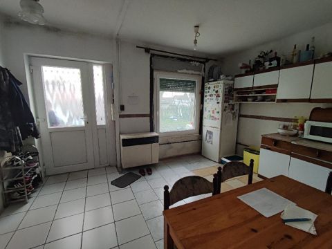 Eladó Ház 2490 Pusztaszabolcs 2490 Pusztaszabolcs, Központi