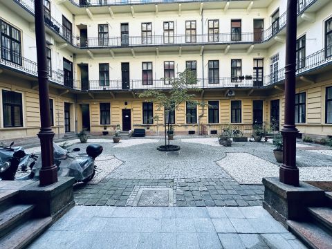 Kiadó Lakás 1088 Budapest 8. kerület 