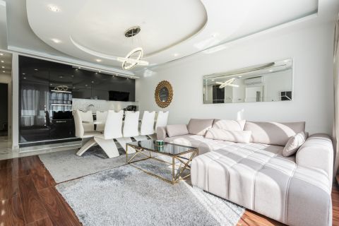 Eladó Lakás 1061 Budapest 6. kerület , Király utcában - OPERAHÁZ közelében újszerű lakás, TERASSZAL!