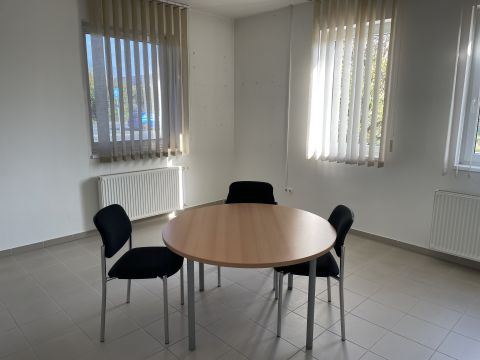 Kiadó Irodaépület 9700 Szombathely 