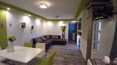 Eladó Ház 8600 Siófok Siófok,  Aranyparti részén, a parttól pár perc sétára .......