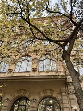 Eladó Lakás 1066 Budapest 6. kerület , 4 darab felújított első emeleti garzon a Teréz körúton