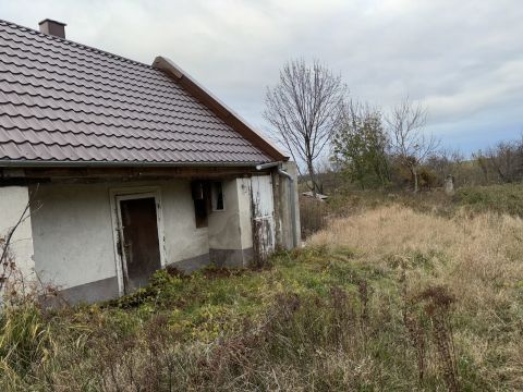 Eladó Ház 8109 Tés , Templom környéke