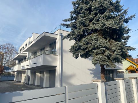 Eladó Lakás 4031 Debrecen , Széchenyikert