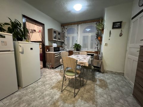 Eladó Lakás 1045 Budapest 4. kerület , Angyalföld-Újpest határán