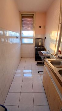 Eladó Lakás 7400 Kaposvár , Kaposváron, az Aldi mellett lakás eladó! 
