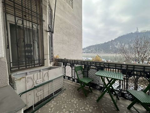Kiadó Lakás 1056 Budapest 5. kerület , PANORÁMÁS, ERKÉLYES LAKÁS BÉRBEADÓ!