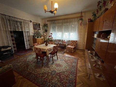 Eladó Ház 6065 Lakitelek Öt szobás, CSOK-ra alkalmas családi ház Lakiteleken