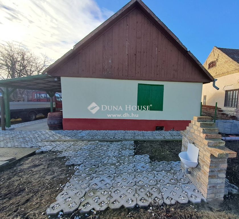 2721 Pilis , Zártkert — 1/21