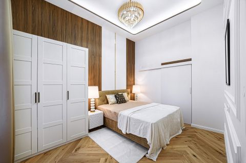 Eladó Lakás 1056 Budapest 5. kerület Váci utca szomszédságában, 2 emeleti, 96 m2-es, 3 szobás, dupla fürdőszobás, erkélyes, liftes házban