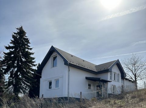Eladó Ház 2060 Bicske 