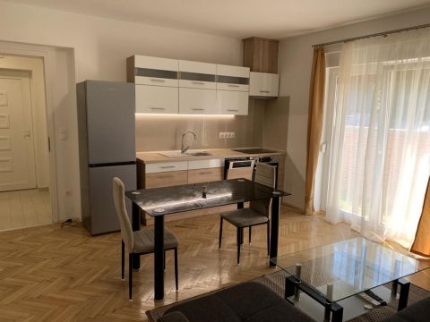 Kiadó Lakás 7633 Pécs 