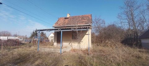 Eladó Ház 2711 Tápiószentmárton Zártkert