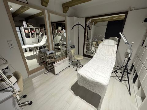 Eladó Üzlethelyiség 4400 Nyíregyháza , Korzó közelében